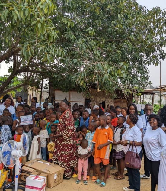 NSIA Assurances donne du sourire aux familles déplacées du NOSO.